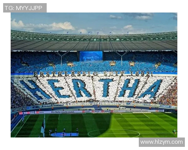 黄色头发足球球星赛场风采与个性魅力全面解析